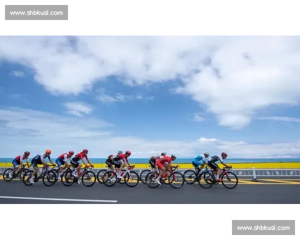 千骑逐湖！中国首迎顶级业余自行车赛压轴战
